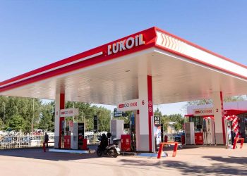 شركة سعودية تدخل سباق شراء أصول لوك أويل بقيمة 22 مليار دولار