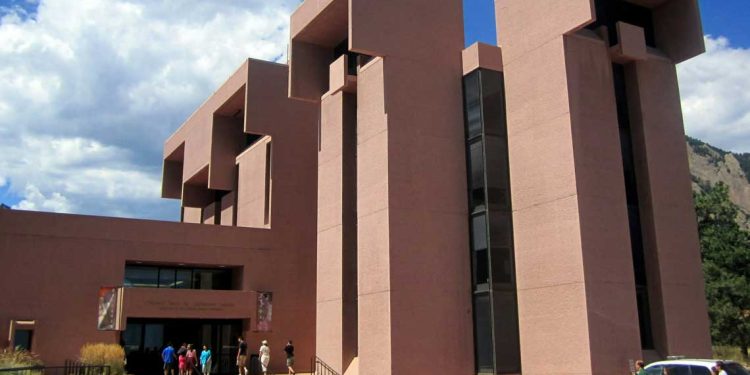 ترامب يقرر إغلاق مركز أبحاث المناخ في كولورادو