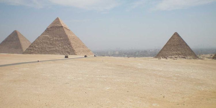 ممر وجهة الأهرامات…مشروع لتطوير المناطق حول أهرامات مصر