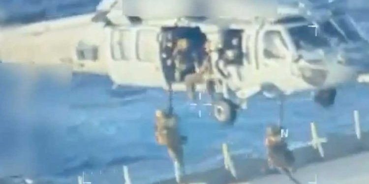 واشنطن تحتجز ناقلة نفط قبالة فنزويلا وترفع التوتر مع كاراكاس