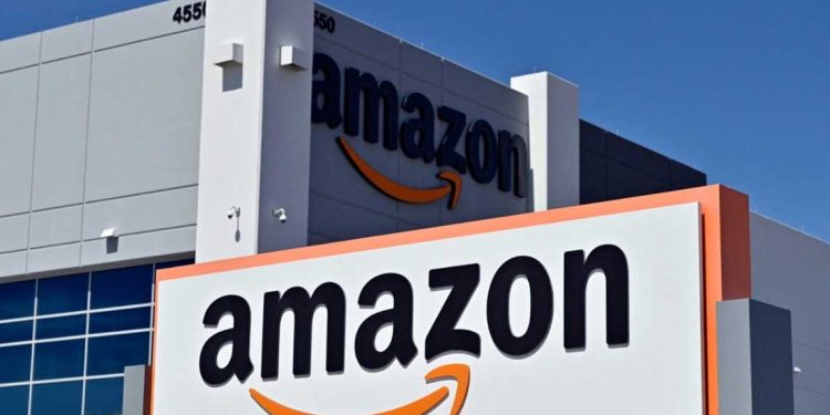 بسبب الذكاء الاصطناعي….أمازون تُسرّح 30 ألف موظف خلال ثلاثة أشهر