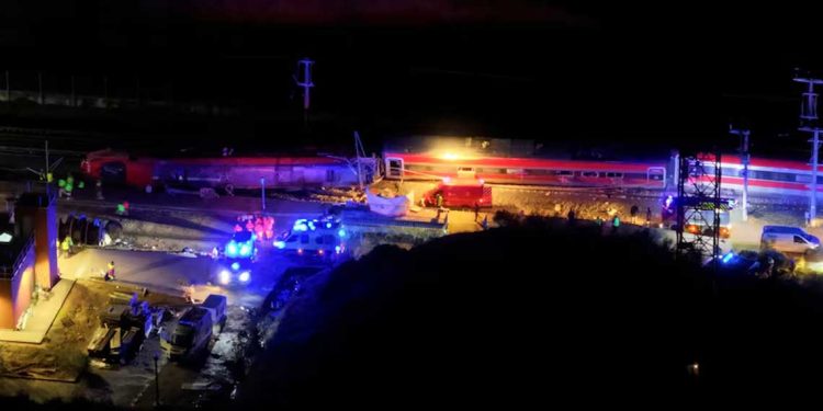 إسبانيا: 21 قتيلاً على الأقل في تصادم قطارين فائقَي السرعة