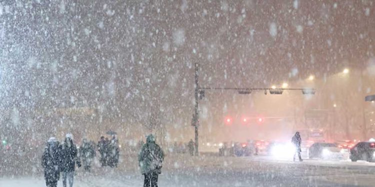 الأرصاد يحذر من رياح قوية وتساقط ثلوج كثيفة