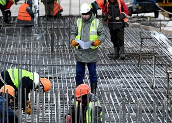 روسيا تحدد سقف العمالة الأجنبية في مشاريع البناء بـ50%