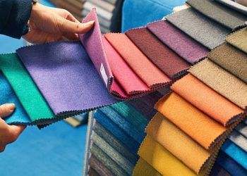 سوق النسيج والألبسة…صالون الماركات العالمية