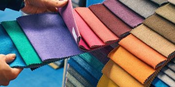 سوق النسيج والألبسة…صالون الماركات العالمية