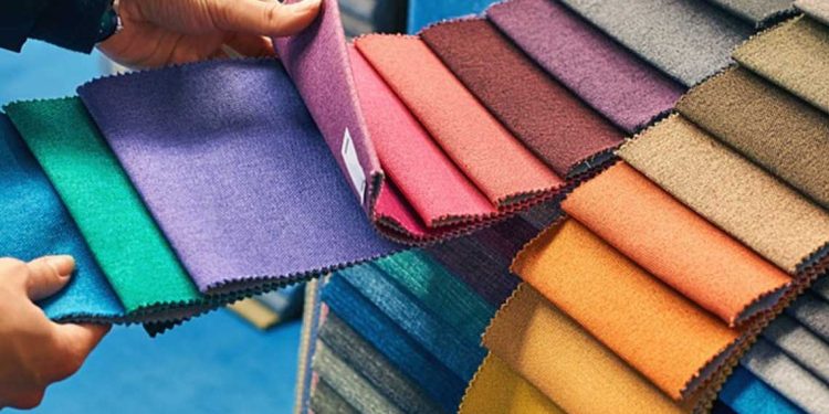 سوق النسيج والألبسة…صالون الماركات العالمية