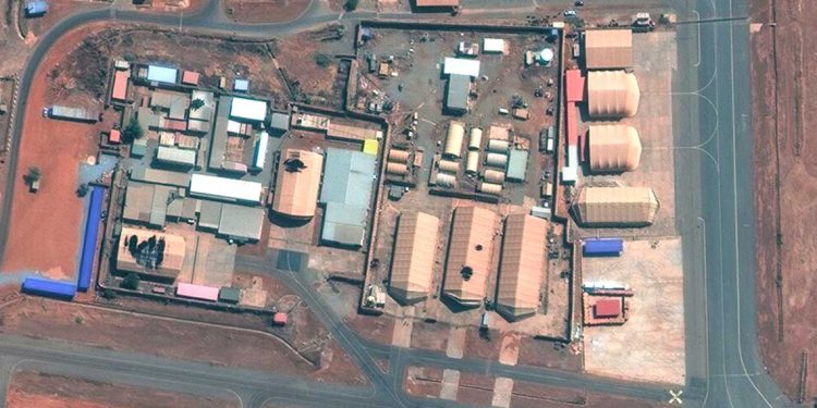 النيجر تتهم فرنسا بدعم هجوم إرهابي على مطار نيامي