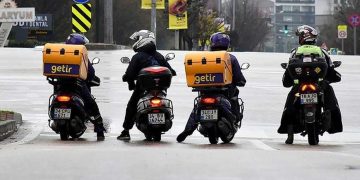 تركيا…عمال التوصيل يهددون بالتوقف عن العمل