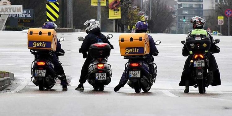 تركيا…عمال التوصيل يهددون بالتوقف عن العمل