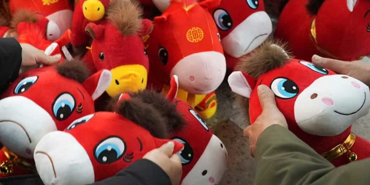 دمية “الحصان الباكي” تصنع حالة جنون