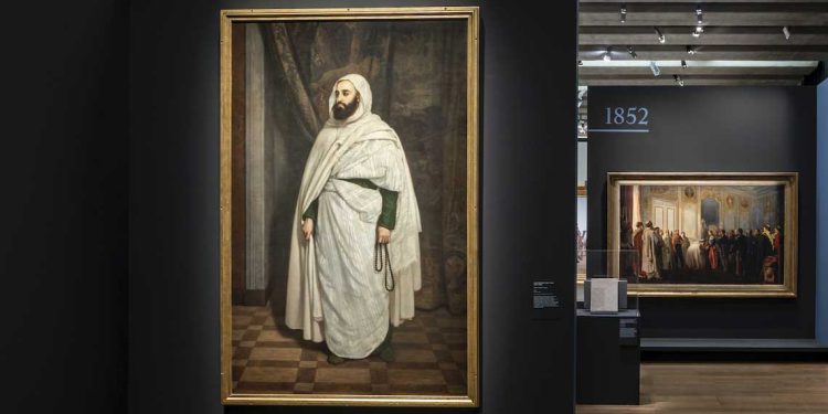 فرنسا تعتمد قانونًا لتسهيل إعادة التراث الثقافي الأفريقي