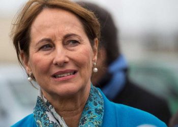 سيغولين روايال تصل الجزائر لتعزيز الحوار الاقتصادي والسياسي