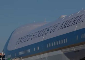 عطل مفاجئ يقطع رحلة ترامب إلى دافوس