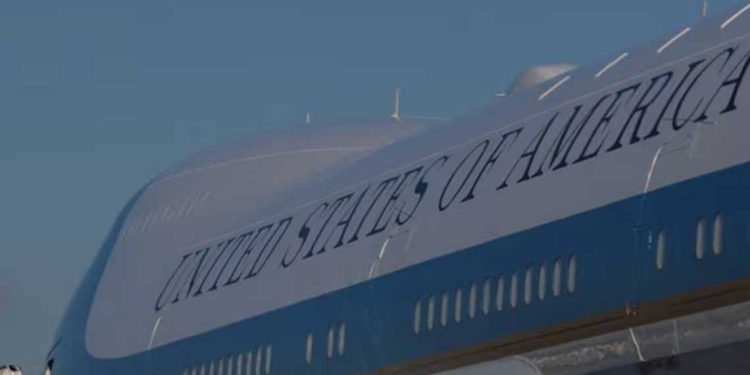 عطل مفاجئ يقطع رحلة ترامب إلى دافوس