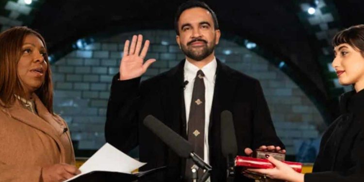 عمدة نيويورك زهران ممداني يربك إسرائيل بأول قراراته بعد التنصيب