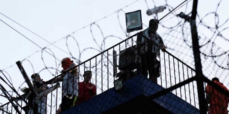 غواتيمالا …أعمال شغب في سجون واحتجاز 46 رهينة