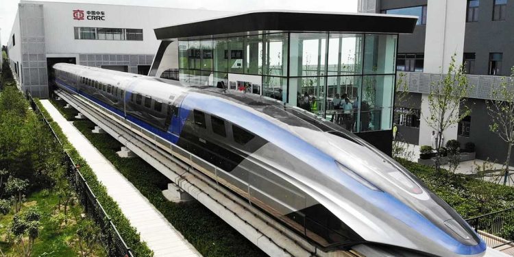 700 كلم/س…الصين تحقق تسارعًا قياسيًا لقطار مغناطيسي