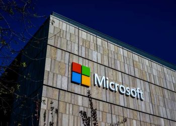 مايكروسوفت تسجل خسائر حادة في قيمة سوقها