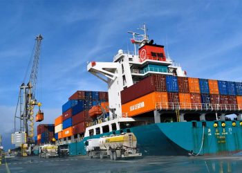 ميناء جزائري ينفد أول عملية شجن عابر