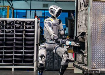 هيونداي تعتزم إدخال روبوتات شبيهة بالبشر إلى مصانعها