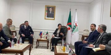 وفد روسي يبحث فرص الشراكة في قطاعات اقتصادية