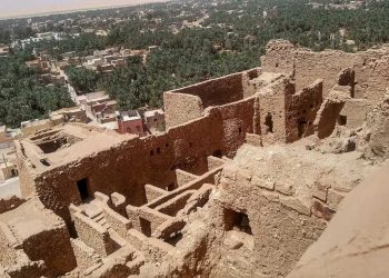 حين يصبح الهاتف دليلًا سياحيًا… المنيعة تعيد تسويق صحرائها