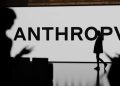 قرار رئاسي بوقف التعامل مع تكنولوجيا “أنثروبيك” في الوكالات الأمريكية