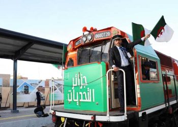 الجزائر تُدشّن أول خط سكة حديد صحراوي للشحن الثقيل في أفريقيا