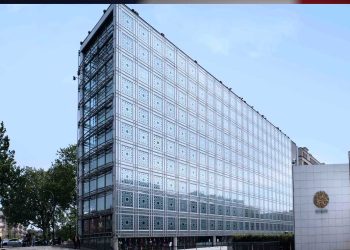 الشرطة الفرنسية تداهم مقر معهد العالم العربي في باريس