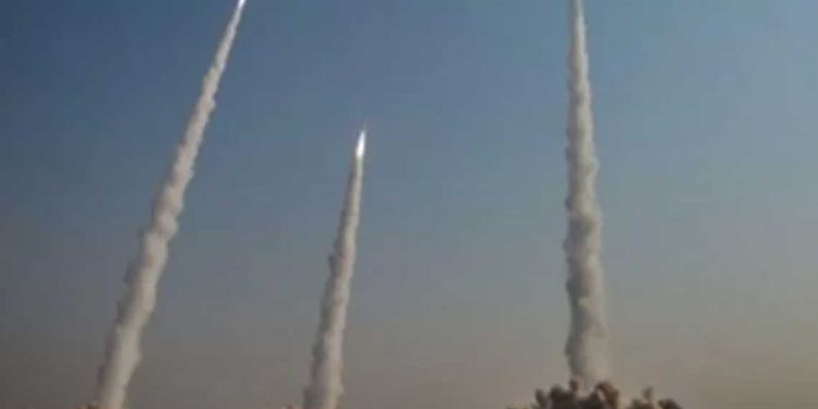 الوعد الصادق 4…إيران توسع نطاق هجماتها الإقليمية