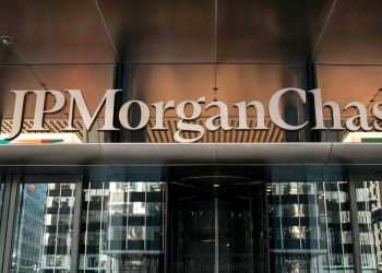 بنك يرفع توقعاته للذهب إلى 4500 دولار للأوقية