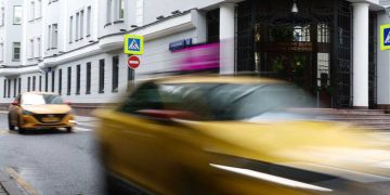 بورصة موسكو تختبر إطلاق تداول العملات المشفرة