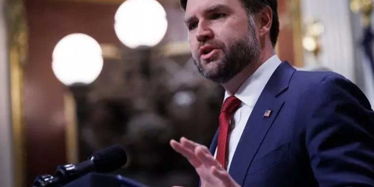 نائب ترامب يدافع عن خيار عسكري “محدود” ضد طهران