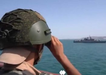 خليج عُمان…روسيا وإيران تجريان مناورات بحرية