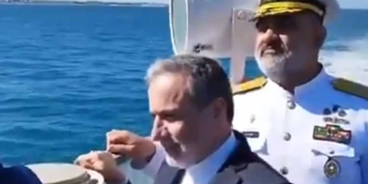 رسالة طهران…عراقجي على متن سفينة حربية