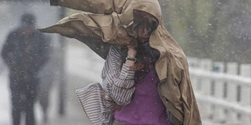 رياح قوية تتجاوز 90 كلم/سا عبر عدة ولايات