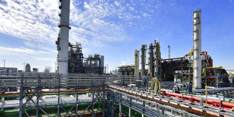 صناعة الكيميائيات الأوروبية تواجه أزمة حادة تهدد استمراريتها