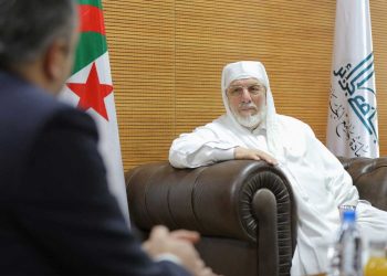 عميد جامع الجزائر والسفير المصري يناقشان تعزيز التعاون العلمي والثقافي