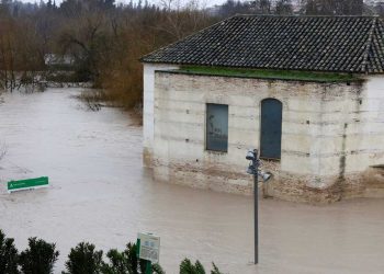 عواصف غزيرة تضرب إسبانيا والبرتغال وتغمر الحقول بالمياه