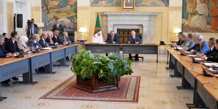 قانون “تجريم الاستعمار”…اجتماع مفصلي بمجلس الأمة لاقتراح صيغة توافقية