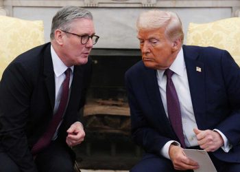 قبيل اجتماع مجلس السلام… اتصال بين ستارمر وترامب بشأن إيران