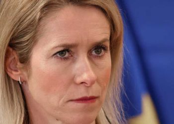 تصدع في الموقف الأوروبي…المجر وسلوفاكيا تشهران “سلاح الفيتو” ضد أوكرانيا