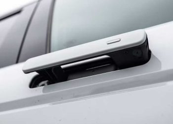 الصين تحظر مقابض الأبواب الإلكترونية بالكامل على السيارات الجديدة